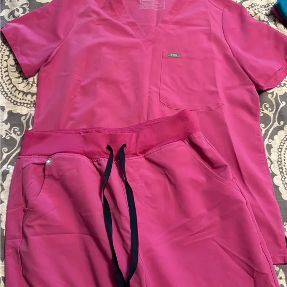 Figs Scrub Set Collection - Picture 3 of 9